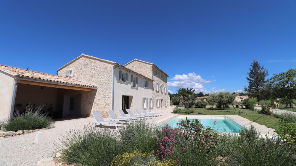 Le Mas Provençal et sa vue sur les vignes