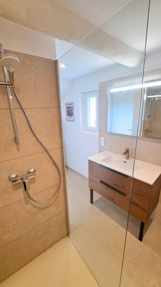 Salle de bain à l'étage Le Mazet